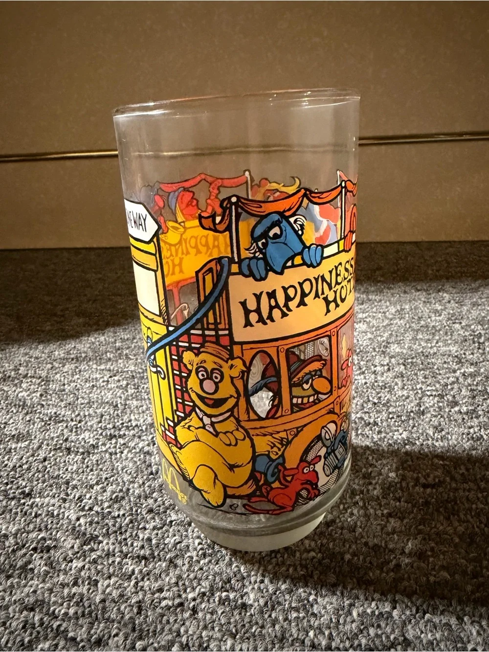 McDonalds The Muppets Happiness Hotel Cartoon Glass Vintage 1981